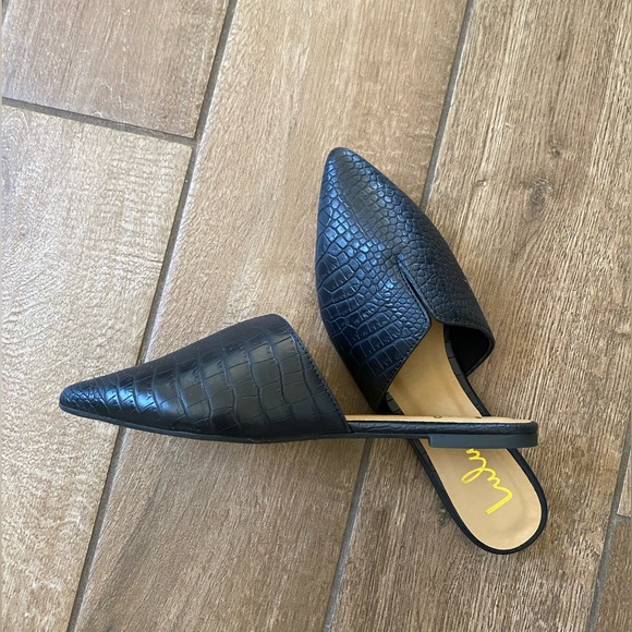 Lulus black pointed slip on mules - Picture 1 of 3